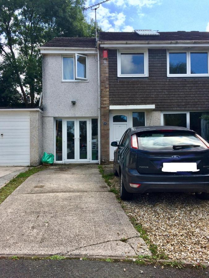 Rowan Close Whitchurch  외부 사진