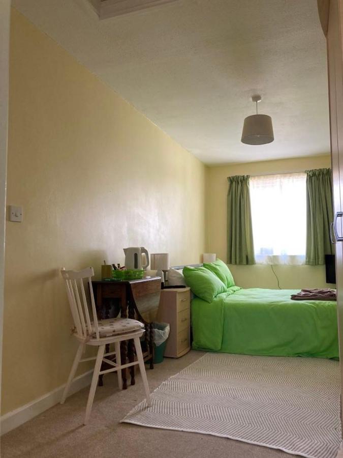 Rowan Close Whitchurch  외부 사진